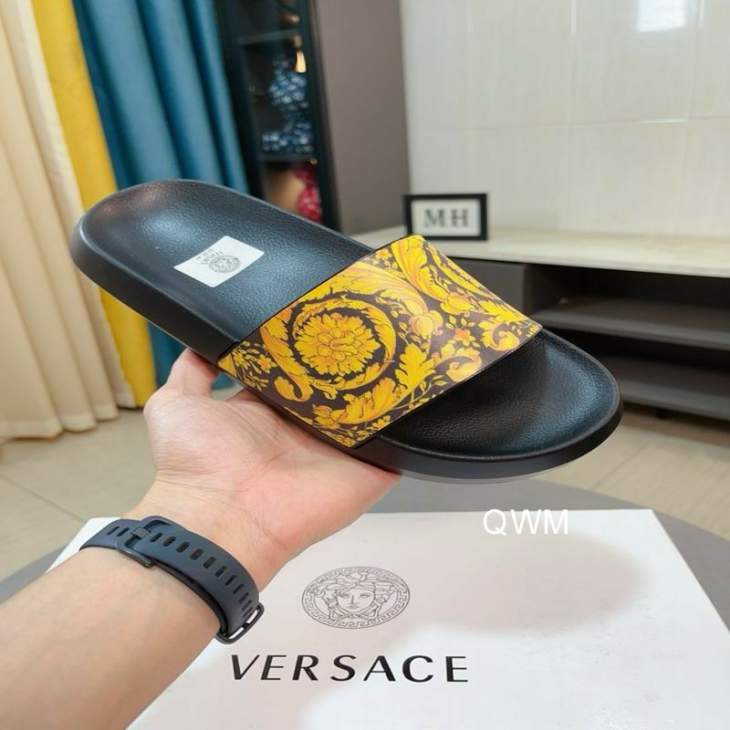 Picture of Versace Slippers _SKUVersacesz38-45WM070221